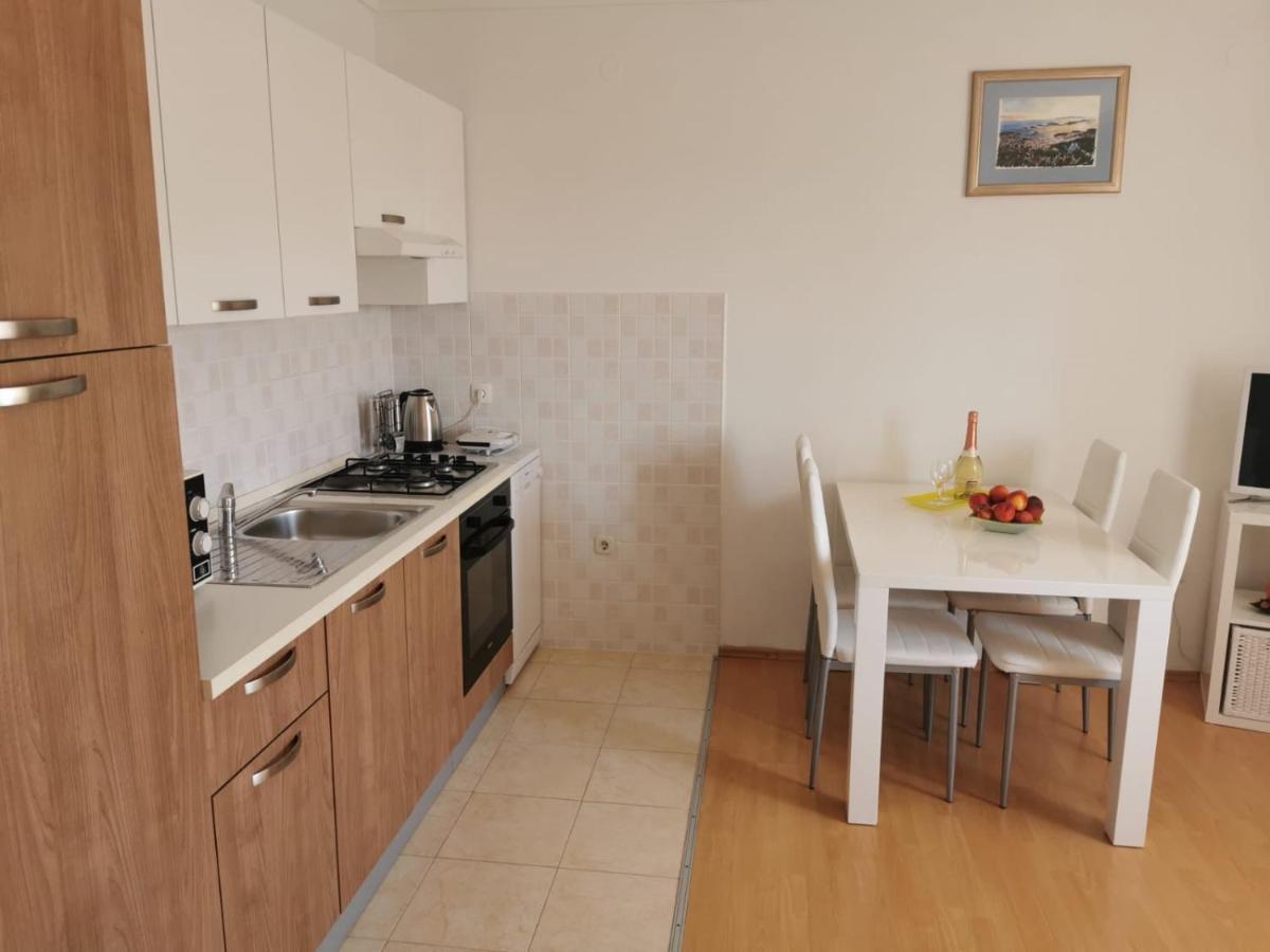Apartment Branka Kustura ฮวาร์ ภายนอก รูปภาพ