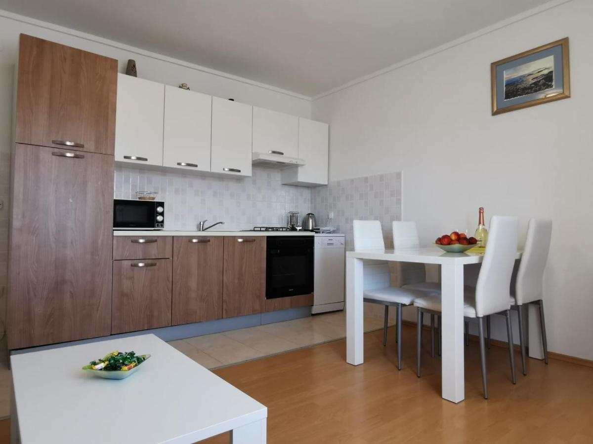 Apartment Branka Kustura ฮวาร์ ภายนอก รูปภาพ
