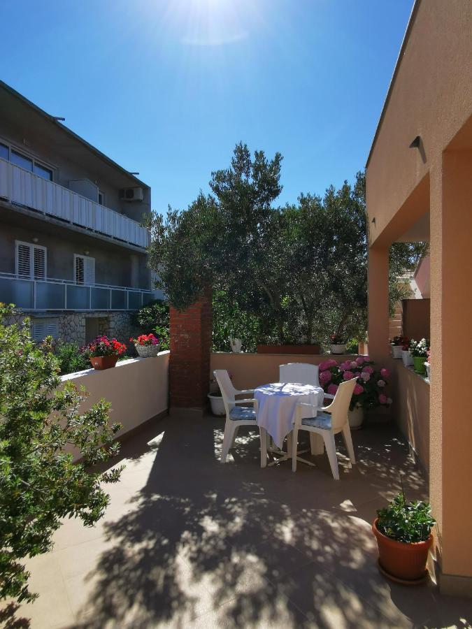 Apartment Branka Kustura ฮวาร์ ภายนอก รูปภาพ