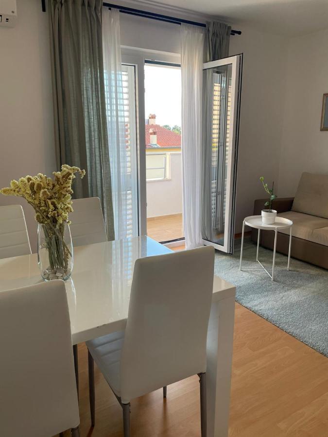 Apartment Branka Kustura ฮวาร์ ภายนอก รูปภาพ
