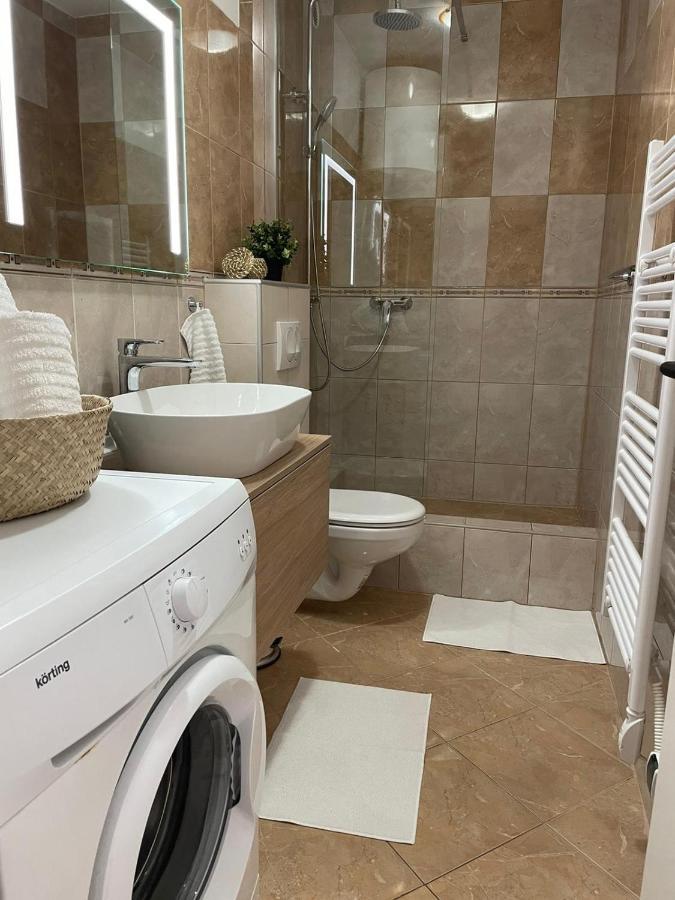 Apartment Branka Kustura ฮวาร์ ภายนอก รูปภาพ