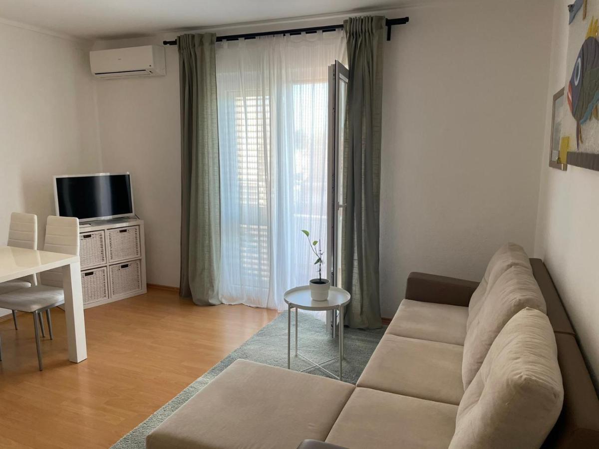 Apartment Branka Kustura ฮวาร์ ภายนอก รูปภาพ