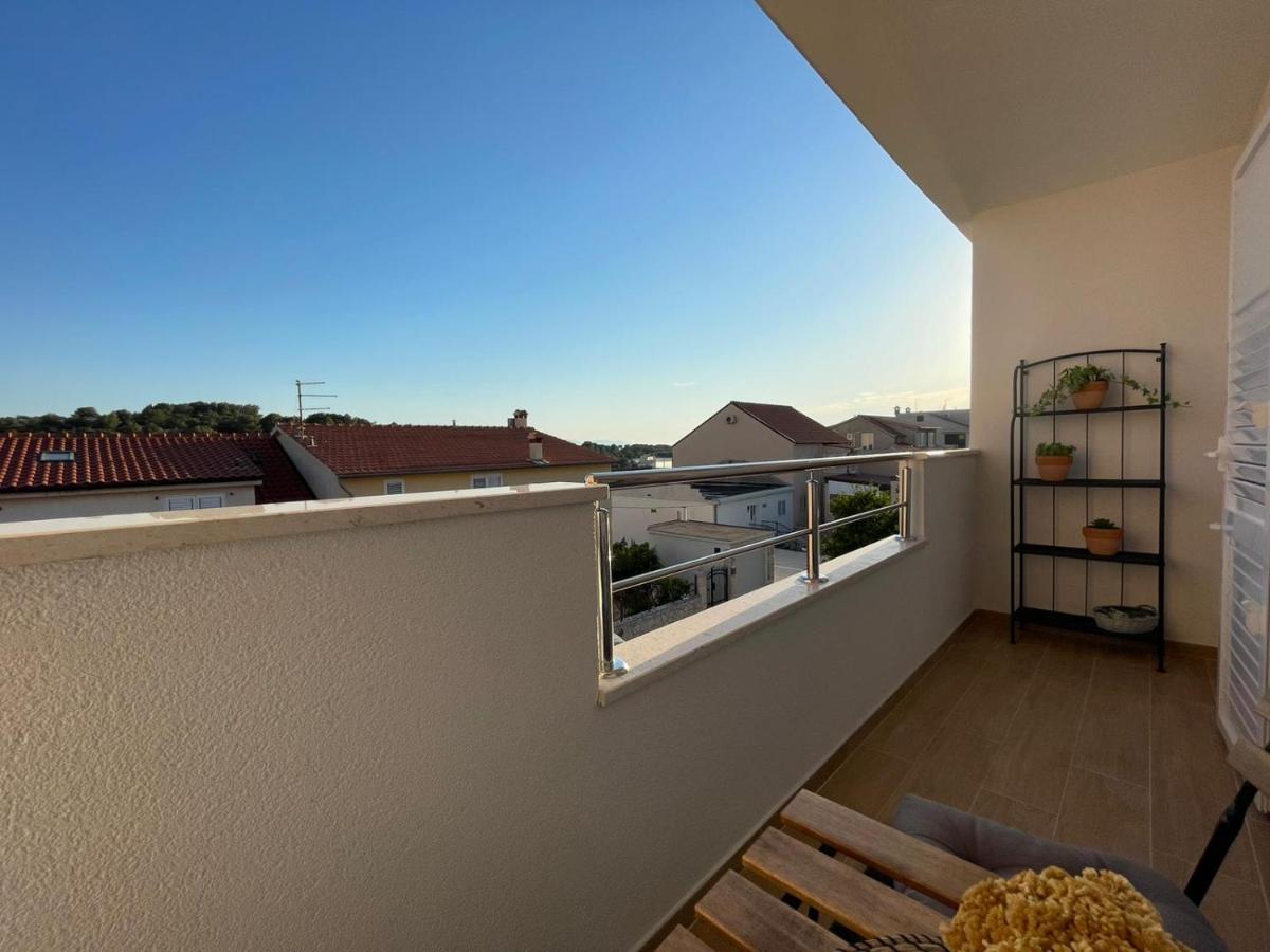 Apartment Branka Kustura ฮวาร์ ภายนอก รูปภาพ